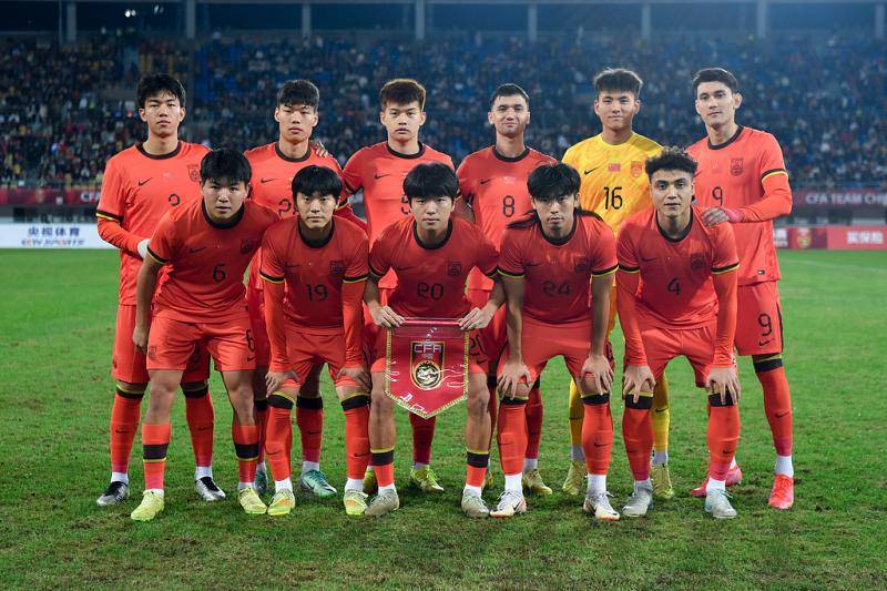 如何申请皇冠代理
_熊猫杯｜U22国足末轮战 乌兹别克斯坦排兵布阵有讲究