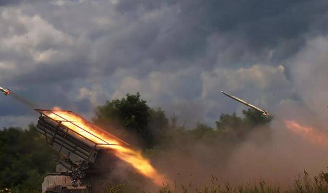 巴黎圣日耳曼
_乌克兰拒绝“割地”巴黎圣日耳曼
,特朗普计划开一个新条件换普京停火